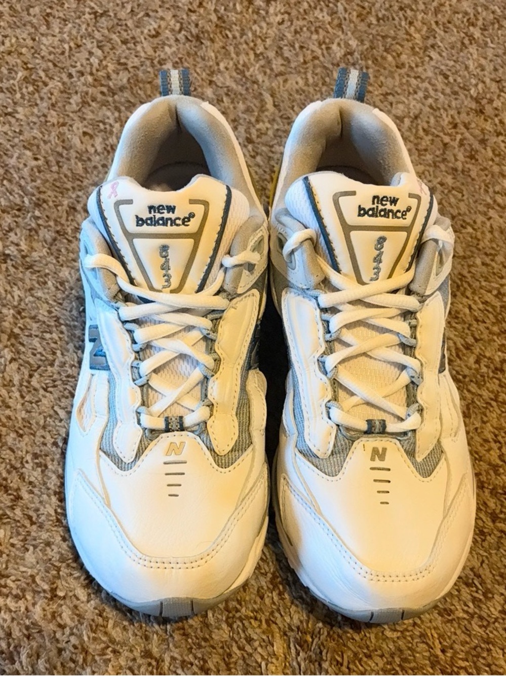 New Balance 843 Womens White and Light Gray Lace-Up Sneakers size 8